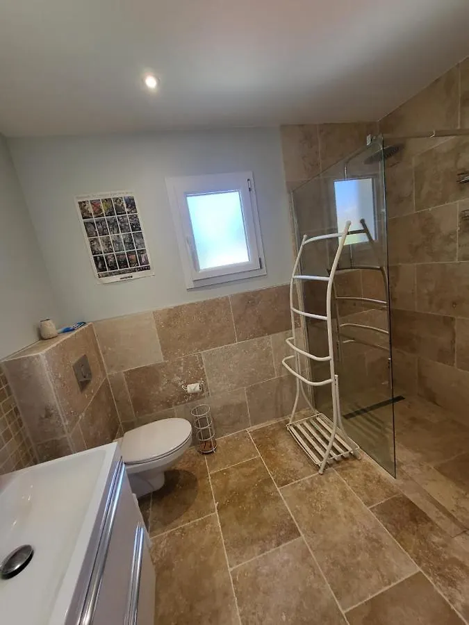 Holiday home Mas Jaune Aux Volets Gris Le Thor France