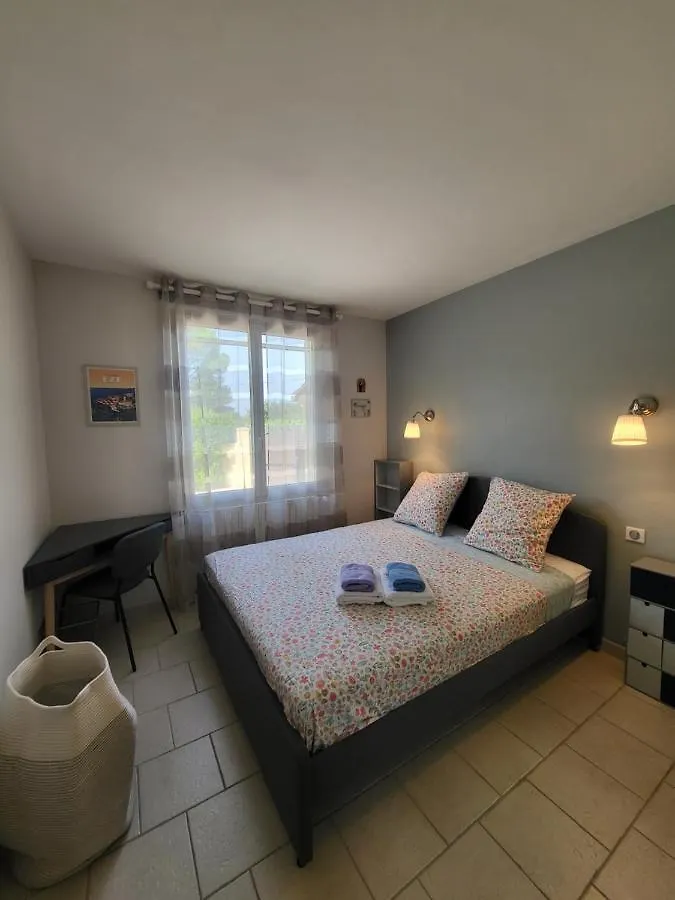 Holiday home Mas Jaune Aux Volets Gris Le Thor