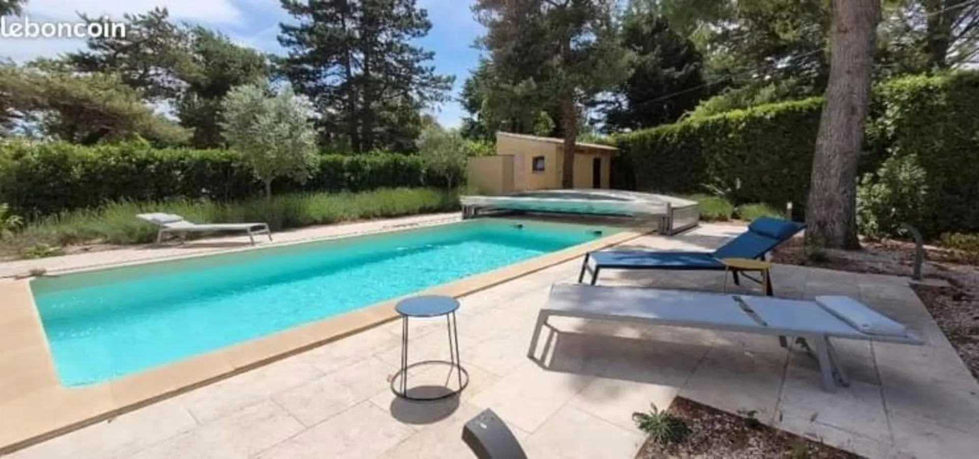 Mas Jaune Aux Volets Gris location